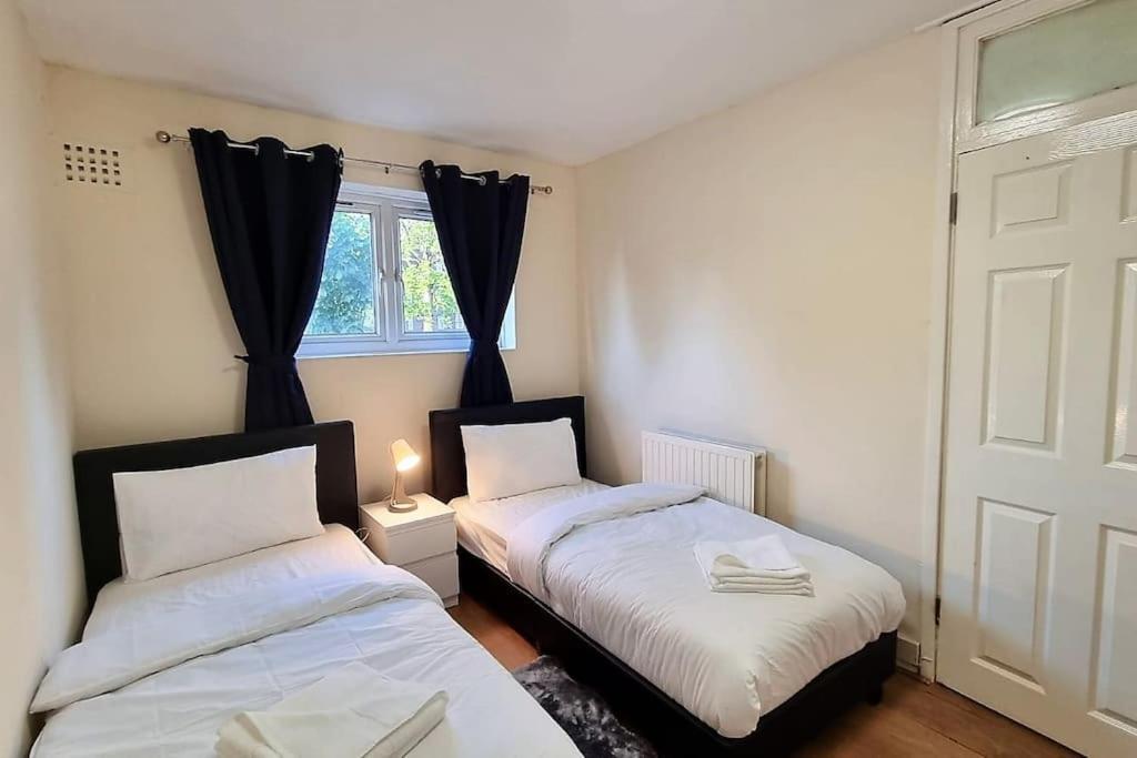 2 Bedroom Apartment In Kennington Лондон Екстериор снимка