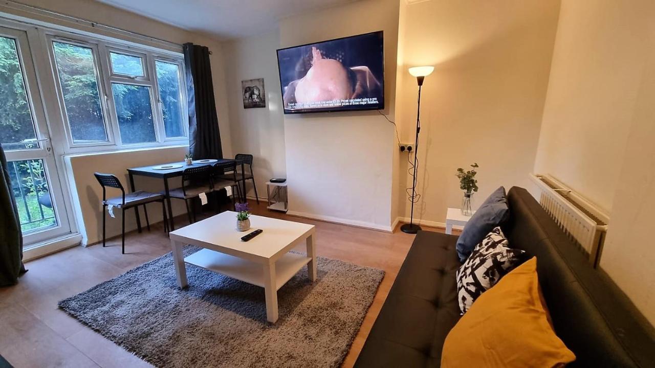 2 Bedroom Apartment In Kennington Лондон Екстериор снимка