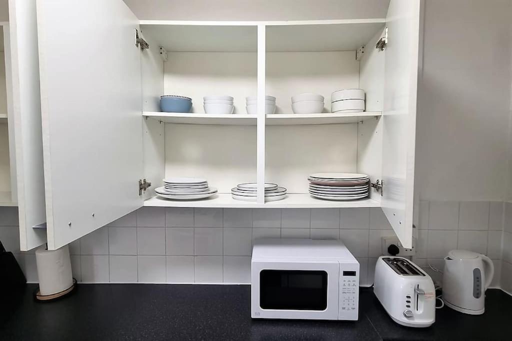2 Bedroom Apartment In Kennington Лондон Екстериор снимка